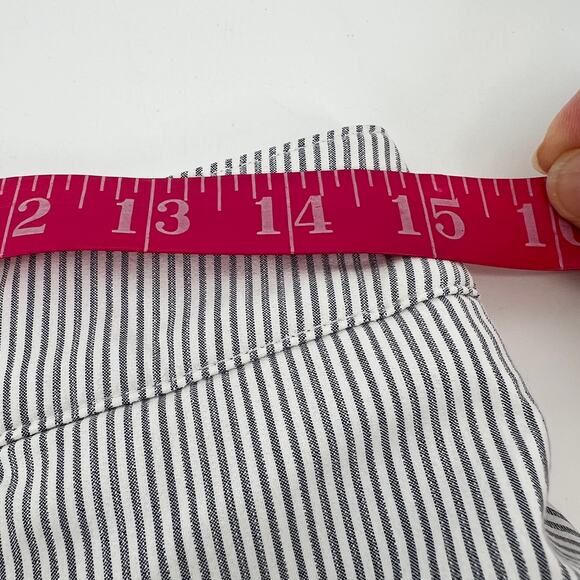 Nike Women's Golf Shorts Sz 6 Tour Performance Dri Fit Gray White Stripe Bermuda - Picture 9 of 11